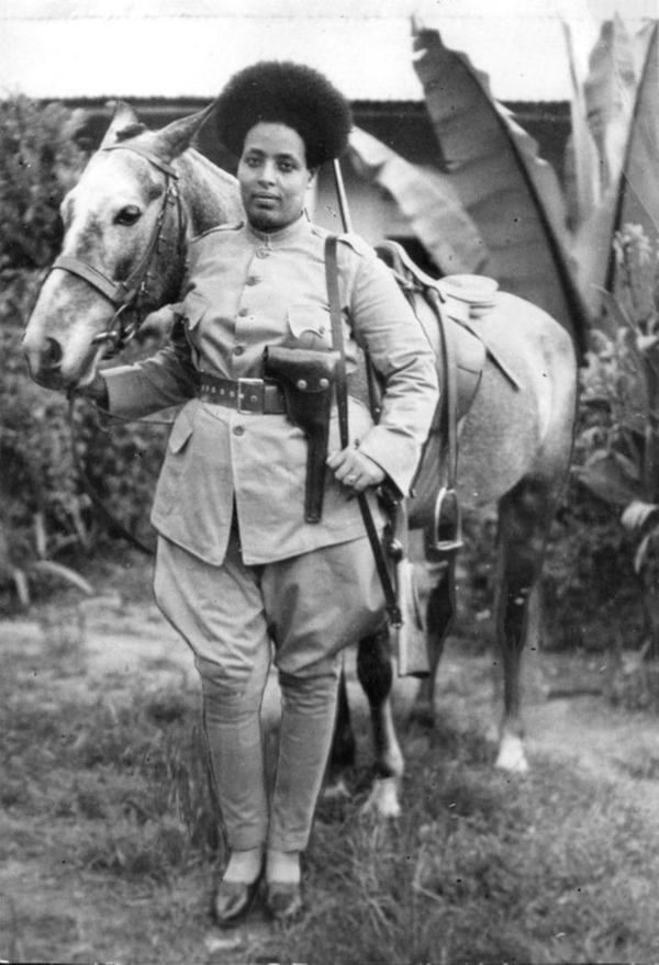 black-history-heroes-on-twitter-quotfemale-soldier-of-the-ethiopian-irregular-forces-prepares-to-fig-14354571618kng4