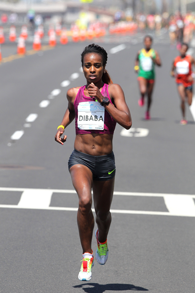 genzebe dibaba wins the carlsbad   march -1427724773kn84g