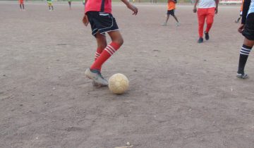 A football game on a dirt field in Adama, Ethiopia, March 2019 (Menkir-tibeb / Wikimedia Commons, CC BY-SA 4.0) [file photo]