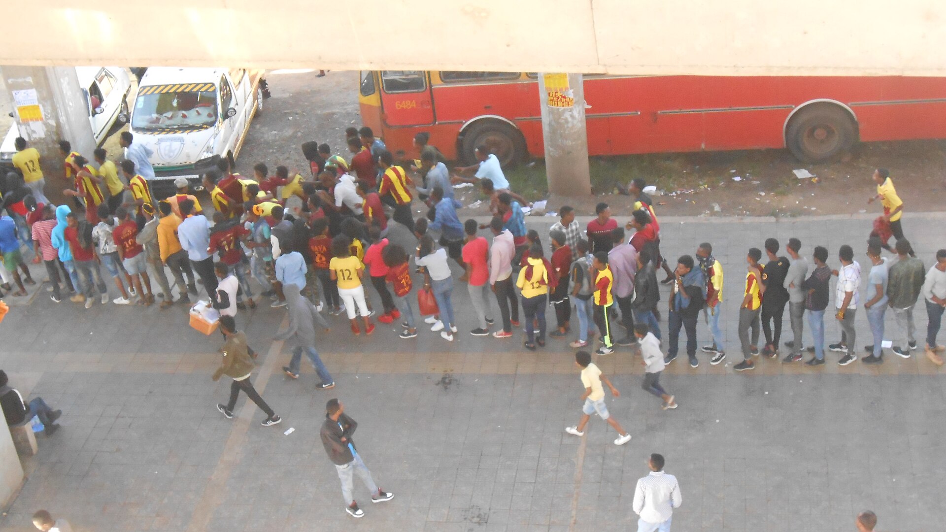 Saint George supporters wait in line outside Addis Ababa Stadium before a home match, Addis Ababa, October 20, 2018 (Joehawkins / Wikimedia Commons, CC BY-SA 4.0) [file photo]